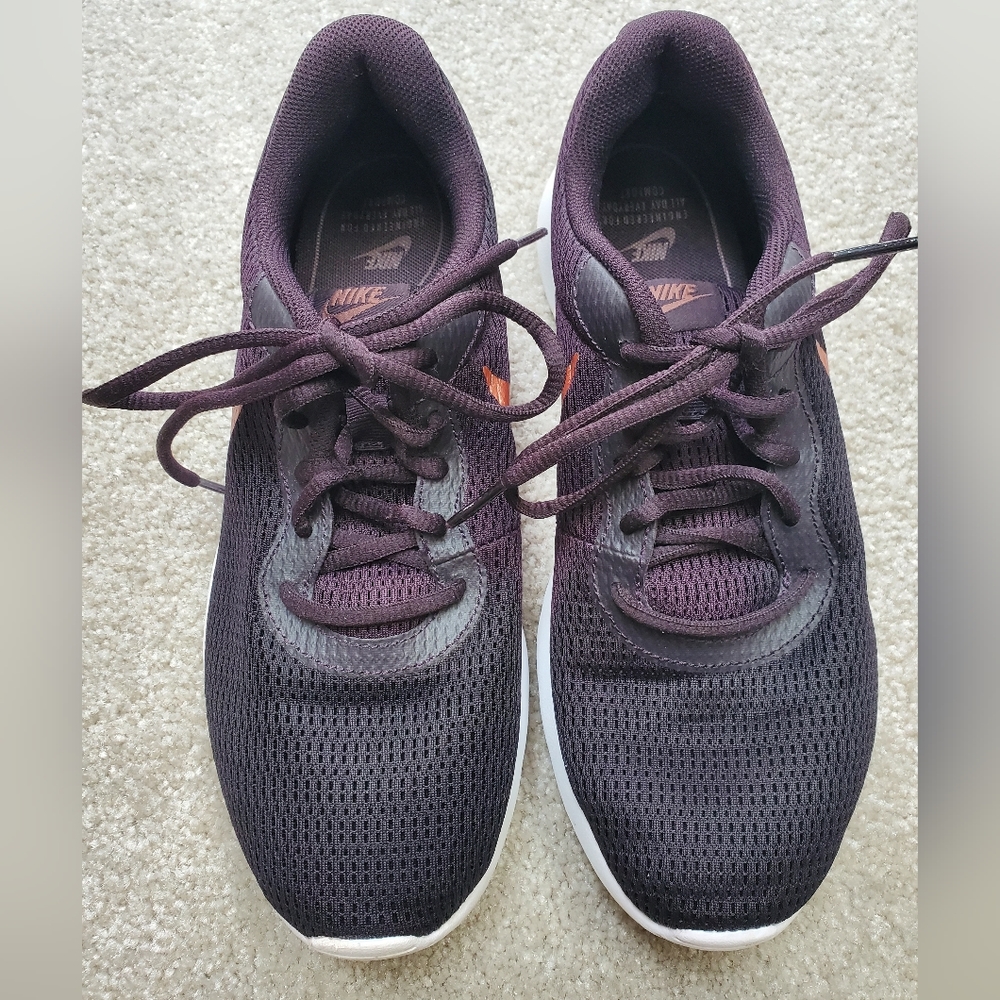 Nike Womens size 8
